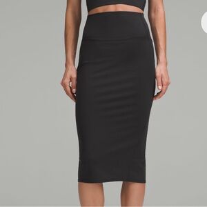 Lululemon Nulu Slim-Fit black High-Rise Skirt Size 8 NWT